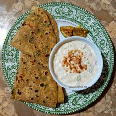 A picture of Meethi ke parathay.
