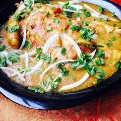 A picture of Murgh Musallam.