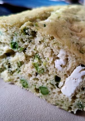 Une photo de Cake petit pois feta menthe