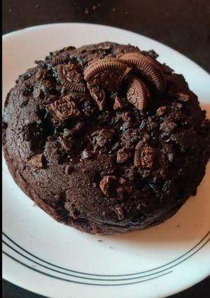 A picture of Oreo biscuit cake.