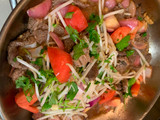 Lomo saltado con brotes de soja