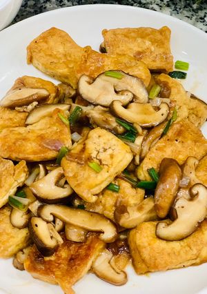 Hình của món Đậu hũ kho nấm đông cô.