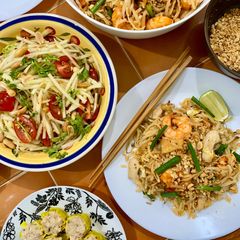 A picture of Pad Thai.
