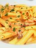 Penne rigate con salmón ahumado