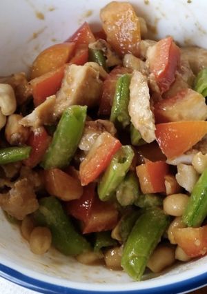 A picture of Chicken Peanut Stir Fry.
