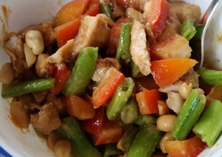 Simple Way to Make Any-night-of-the-week Chicken Peanut Stir Fry