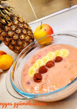 Vegyes gyümölcsleves 🍊🍍🥭🍎🍑🍒🍓🫐 - cukormentes recept fotója