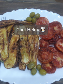 عکسی از دستور خوراک کدو سبز و گوجه فرنگی😋