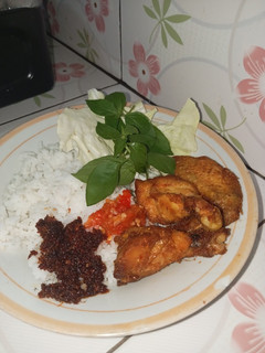 Foto resep Ayam Ungkep Bumbu Hitam