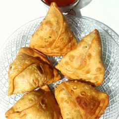 Noodles Samosa A picture of Noodles Samosa.