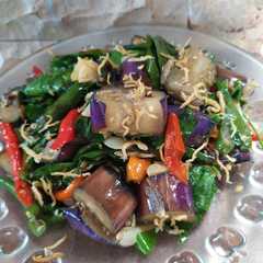รูปของ Oseng Terong, Daun Melinjo & Teri Medan