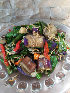 Foto resep Oseng Terong, Daun Melinjo & Teri Medan