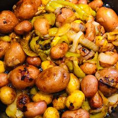 A picture of Firecracker Red Potatoes 🥔.