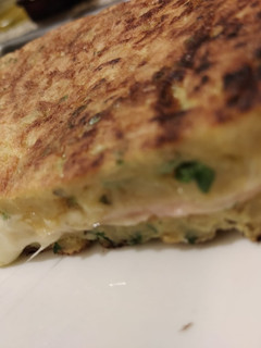 Una foto de Tortilla papas rellena!