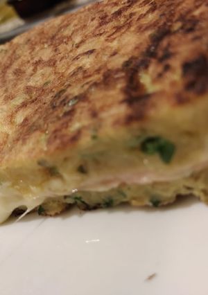 Una foto de Tortilla papas rellena!