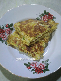 Foto resep Telur dadar kol bumbu urap