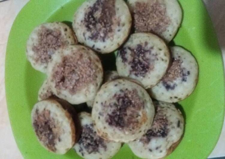 Kue kamir bertabur kacang