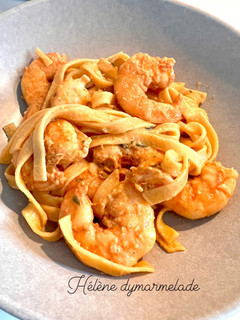 Une photo de Tagliatelles aux crevettes saveurs d'Asie