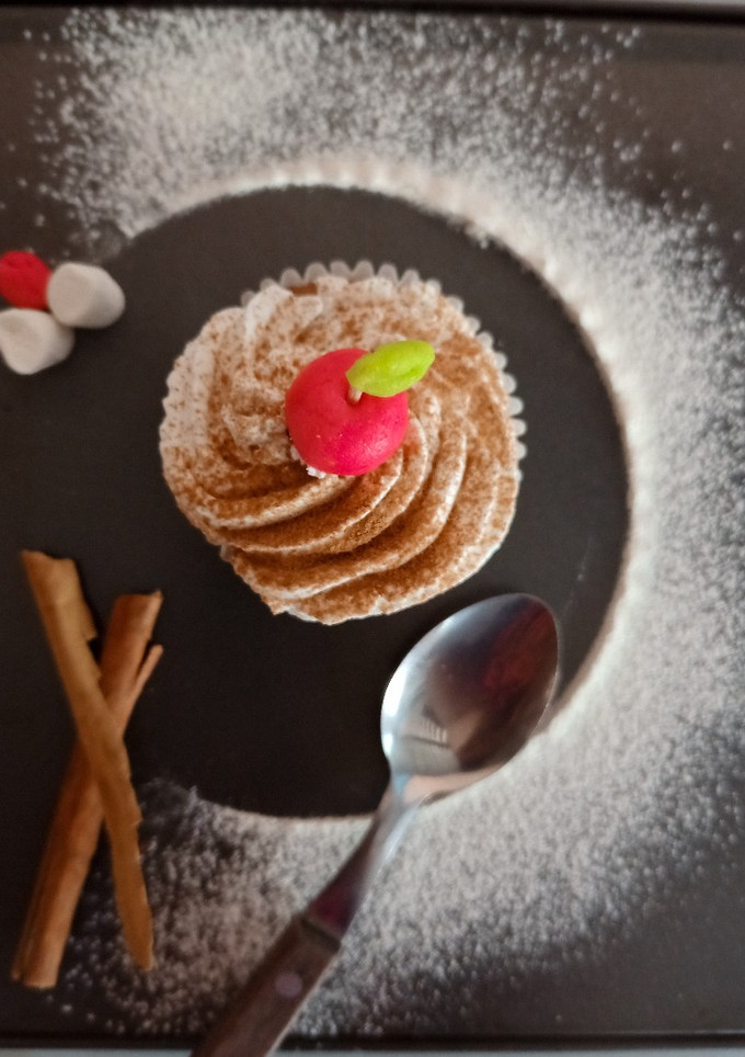 Una foto de Muffins de manzana 🍎y canela🟤