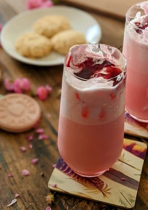 A picture of Rose Raspberry Milkshake.