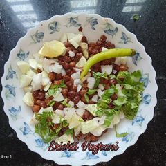 A picture of Kala chana Chaat.