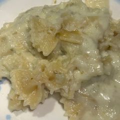 A picture of Farfalle paste in potato sauce.