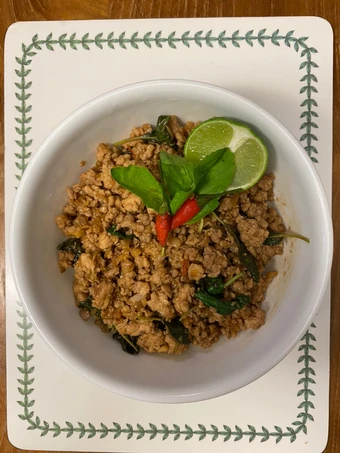 How To Make Hong Kong Style Stir-fry Pork with Holy Basil (Pad Ka-Prao) 港式打拋 which Delicious