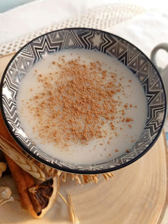 Una foto de Receta Histórica: Menjar Blanc (1324). // Manjar Blanco 🤍
