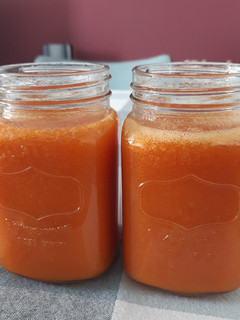 Una foto de Jugo detox de papaya, cúrcuma y limón 🍋