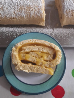 Una foto de Jelly roll de crema de limón