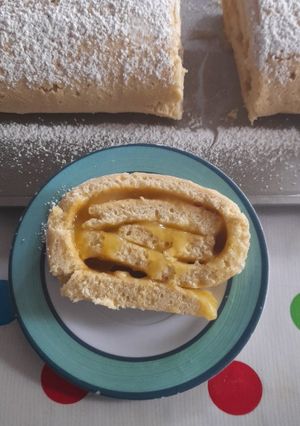 Una foto de Jelly roll de crema de limón