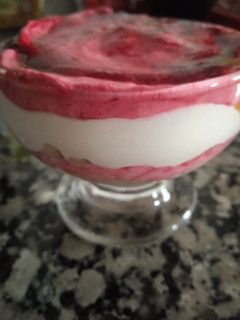 Una foto de Copa con mousse de frutos rojos!