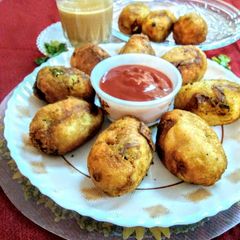 A picture of Stuffed potato bread roll.