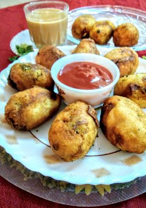 A picture of Stuffed potato bread roll.