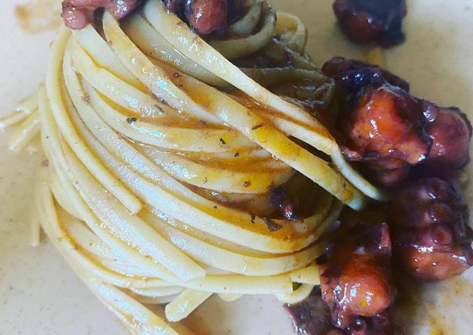 Linguine con ragù di polpo