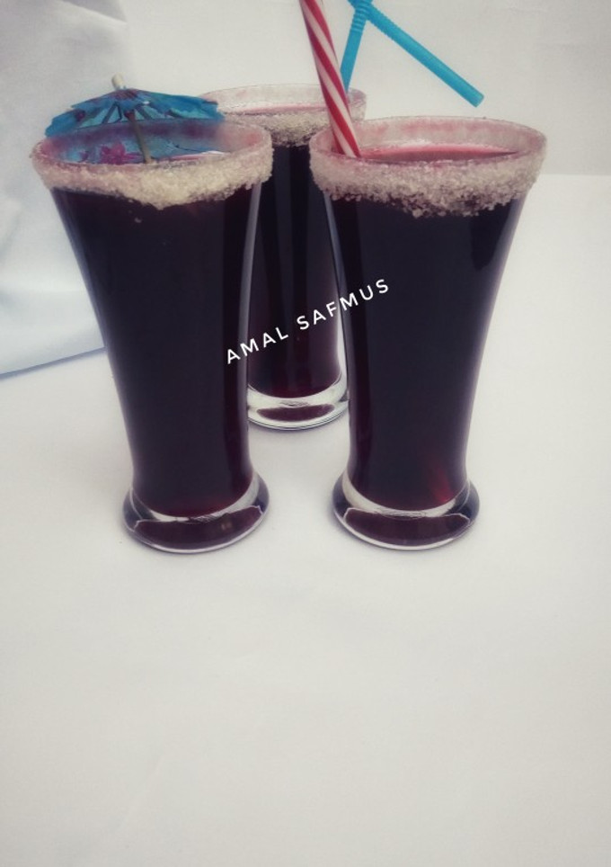A picture of Hibiscus drink(zobo).