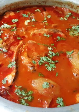 A picture of Nellore fish pulusu.
