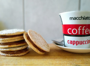 Una foto de Alfajores chilenos