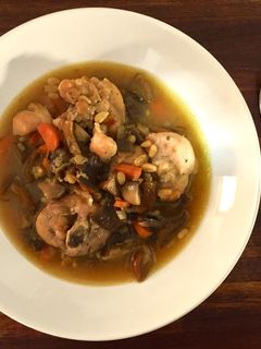 Una foto de Pollo con Salsa de Setas y Palo Cortado