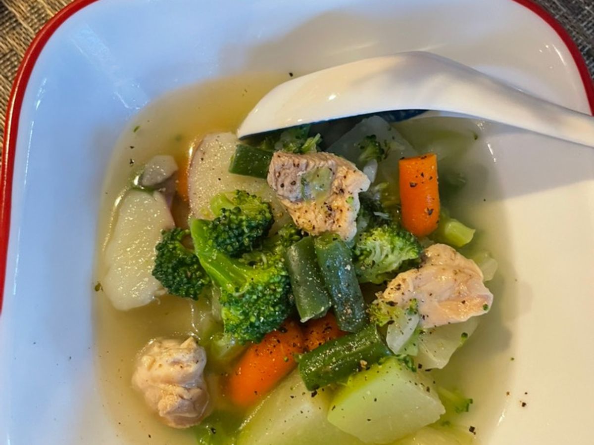 Canh soup nấu thịt gà