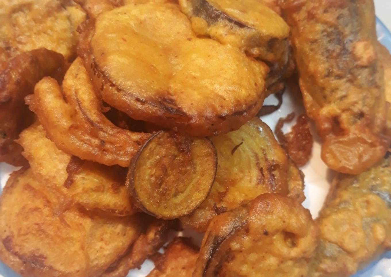 Golden mix bhajias