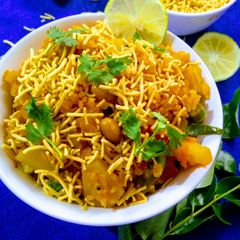 A picture of Indori poha.
