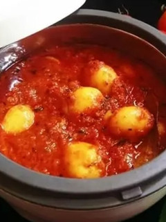 दम-आलू (dum aloo recipe in Hindi) रेसिपी मुख्य फोटो