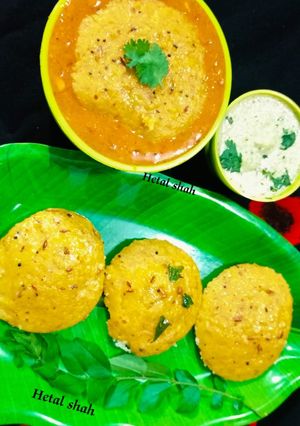 લેફટઓવર ખીચડી ની ઈડલી સંભાર (Leftover Khichdi Idli Sambhar Recipe In Gujarati) રેસીપી મુખ્ય ફોટો