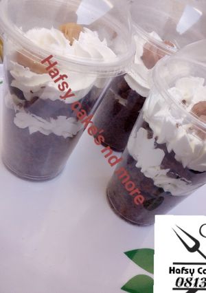 A picture of Cake parfait.