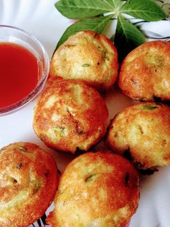 मूंग दाल वेजिटेबल अप्पे (Moong Dal vegetable appe recipe in hindi) रेसिपी मुख्य फोटो
