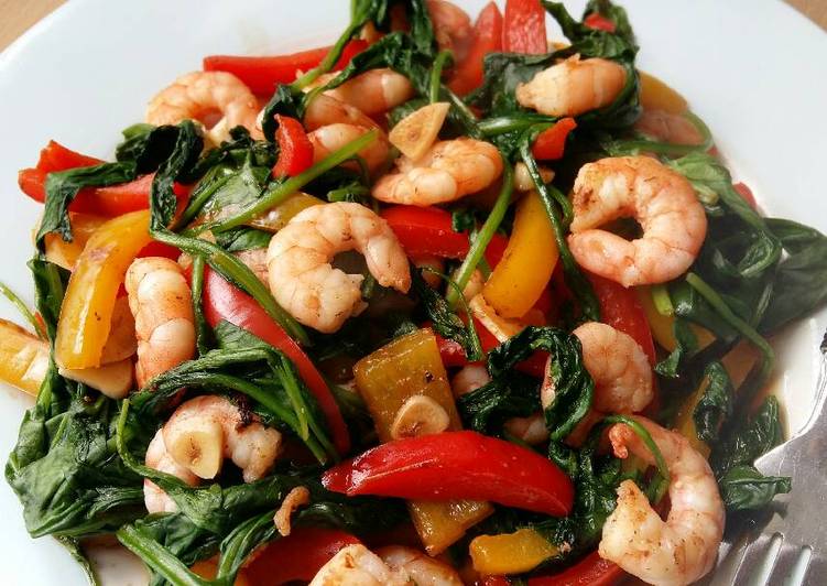 Recipe of Super Quick Homemade Garlic Prawn Stir-Fry with Spinach &amp; Peppers, GF DF EF SF NF