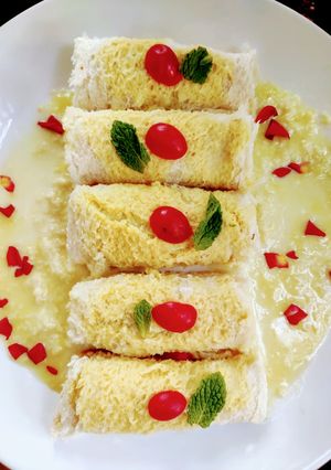 A picture of Bread malai roll.