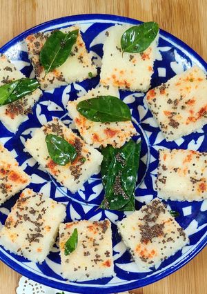 व्हाइट ढोकला (White Dhokla recipe in hindi) रेसिपी मुख्य फोटो