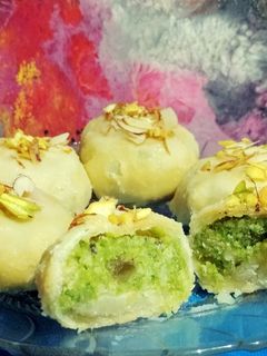 લીલા વટાણા ની ઘારી રેસીપી મુખ્ય ફોટો